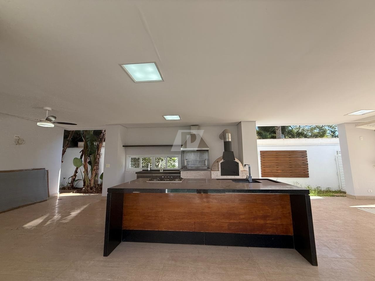 Casa de Condomínio para alugar com 4 quartos, 373m² - Foto 7