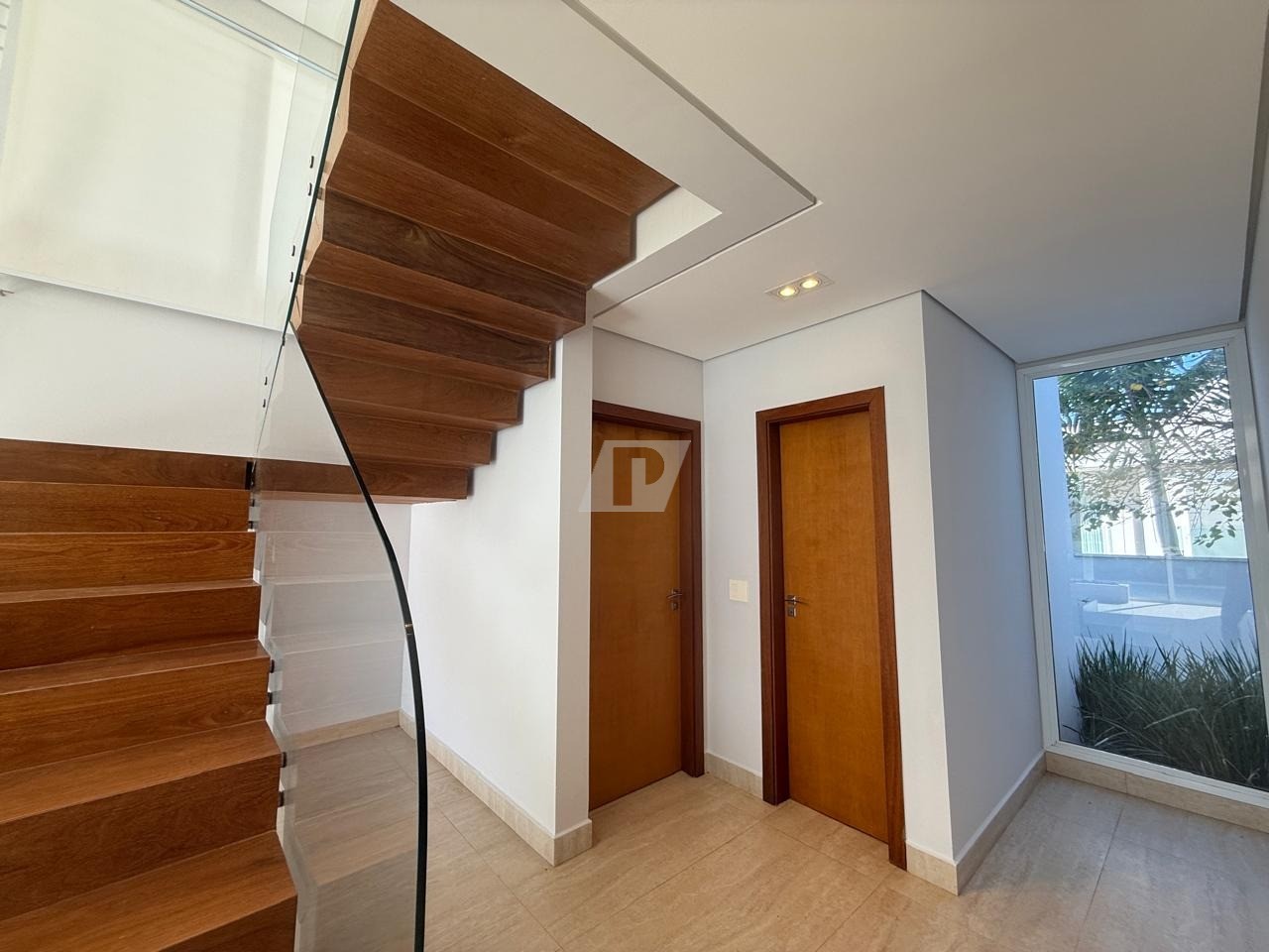 Casa de Condomínio para alugar com 4 quartos, 373m² - Foto 14