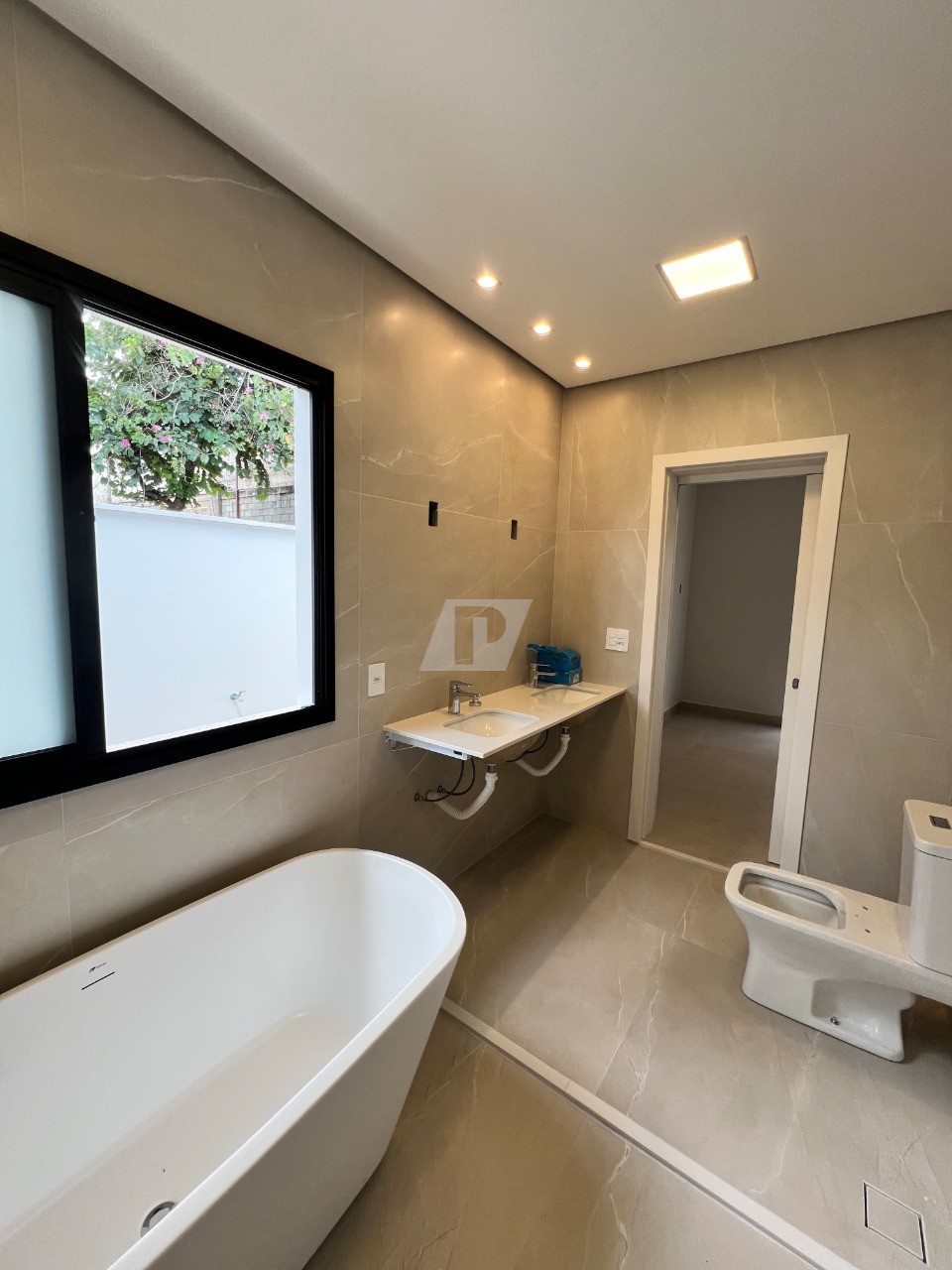 Casa de Condomínio à venda com 3 quartos, 222m² - Foto 17