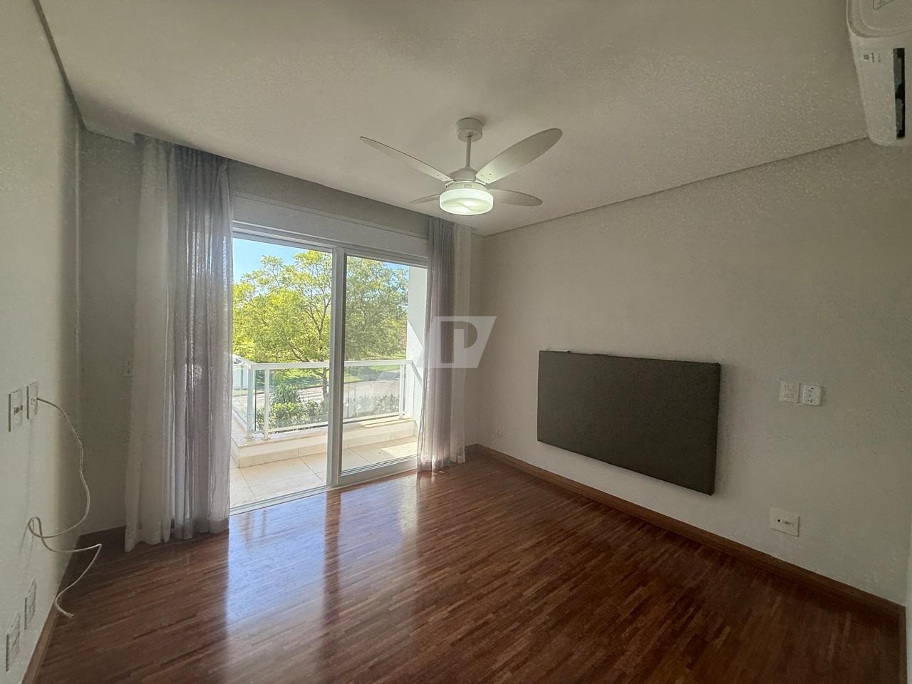 Casa de Condomínio para alugar com 4 quartos, 373m² - Foto 37