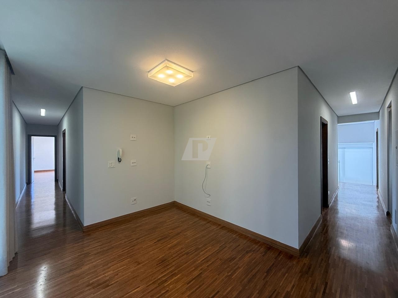 Casa de Condomínio para alugar com 4 quartos, 373m² - Foto 48