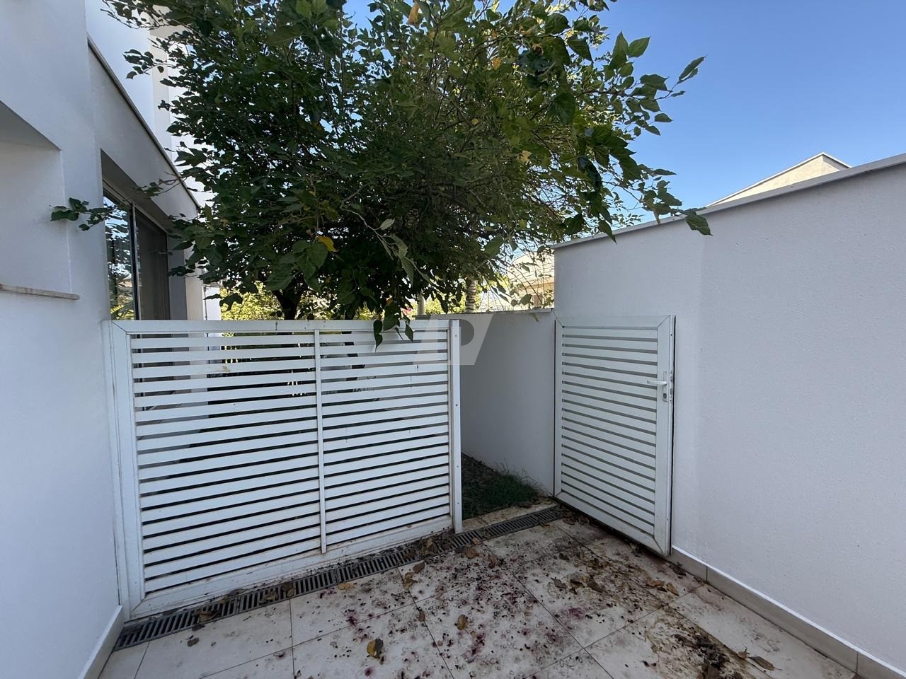 Casa de Condomínio para alugar com 4 quartos, 373m² - Foto 27