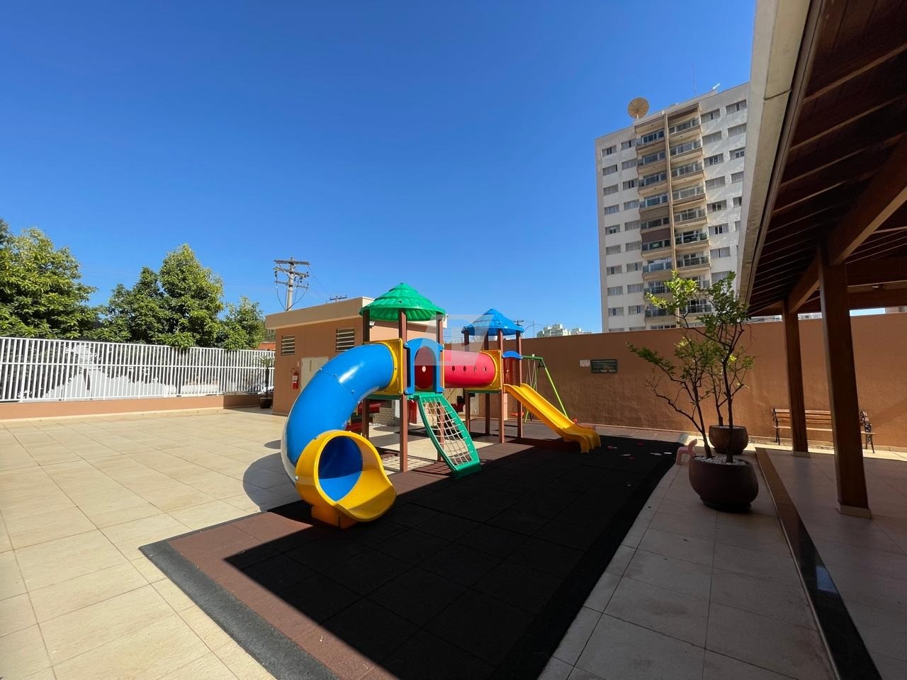 Apartamento à venda com 3 quartos, 98m² - Foto 37