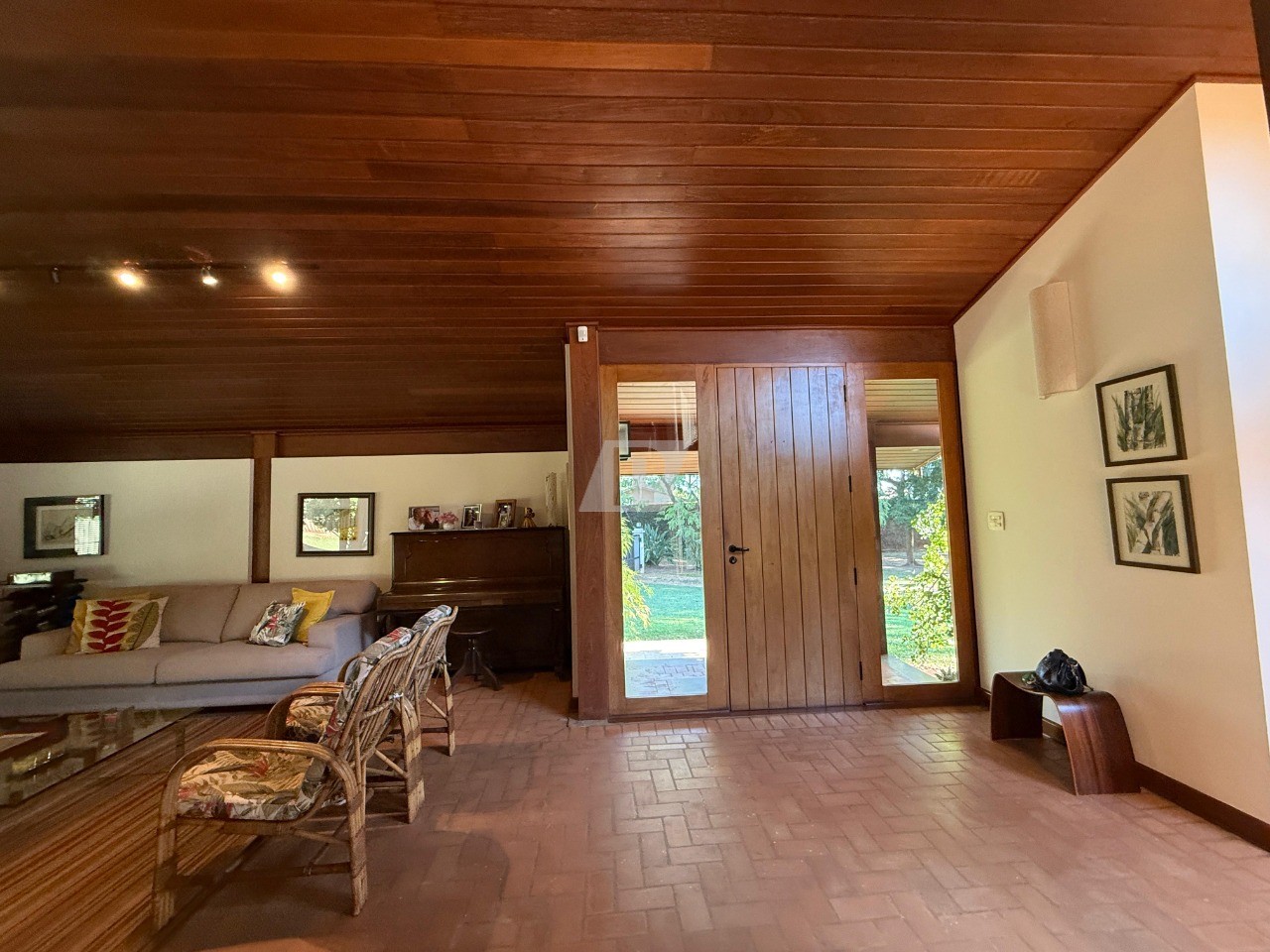 Fazenda à venda com 5 quartos, 490m² - Foto 2