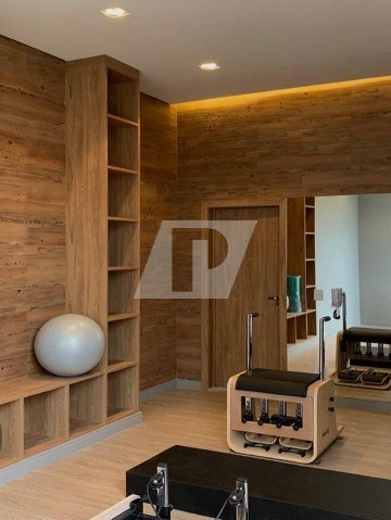 Apartamento à venda com 3 quartos, 202m² - Foto 10