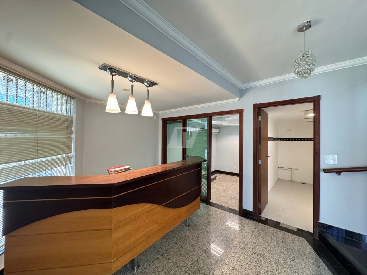 Prédio Inteiro para alugar, 135m² - Foto 2