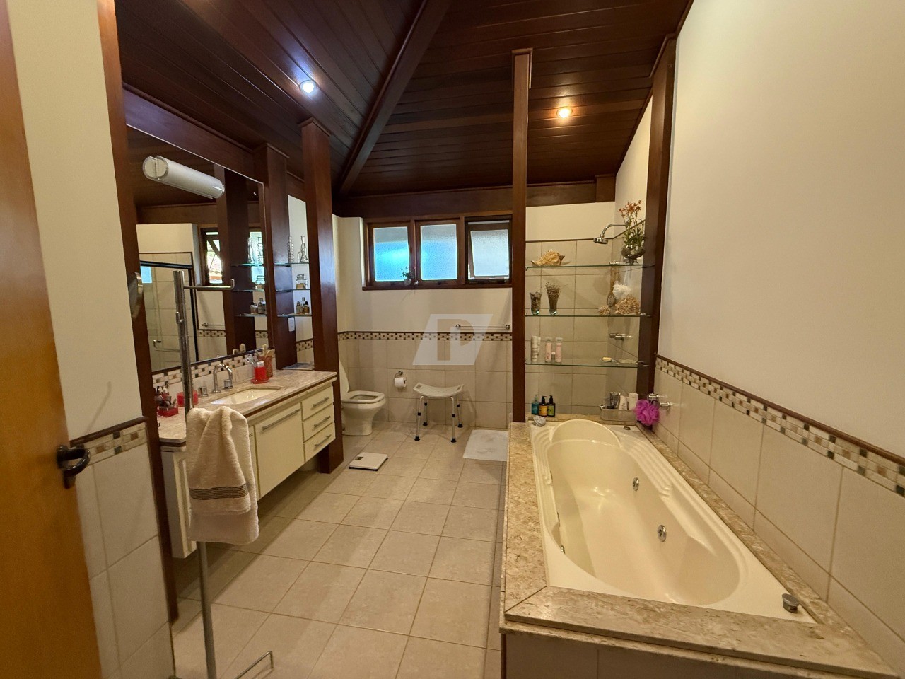 Fazenda à venda com 5 quartos, 490m² - Foto 41