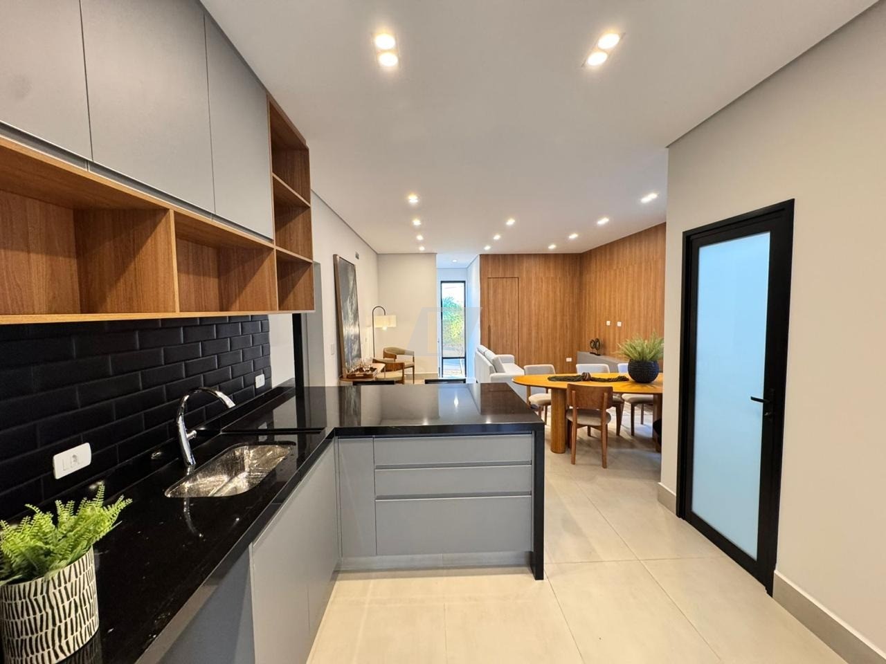 Casa de Condomínio à venda e aluguel com 4 quartos, 228m² - Foto 10