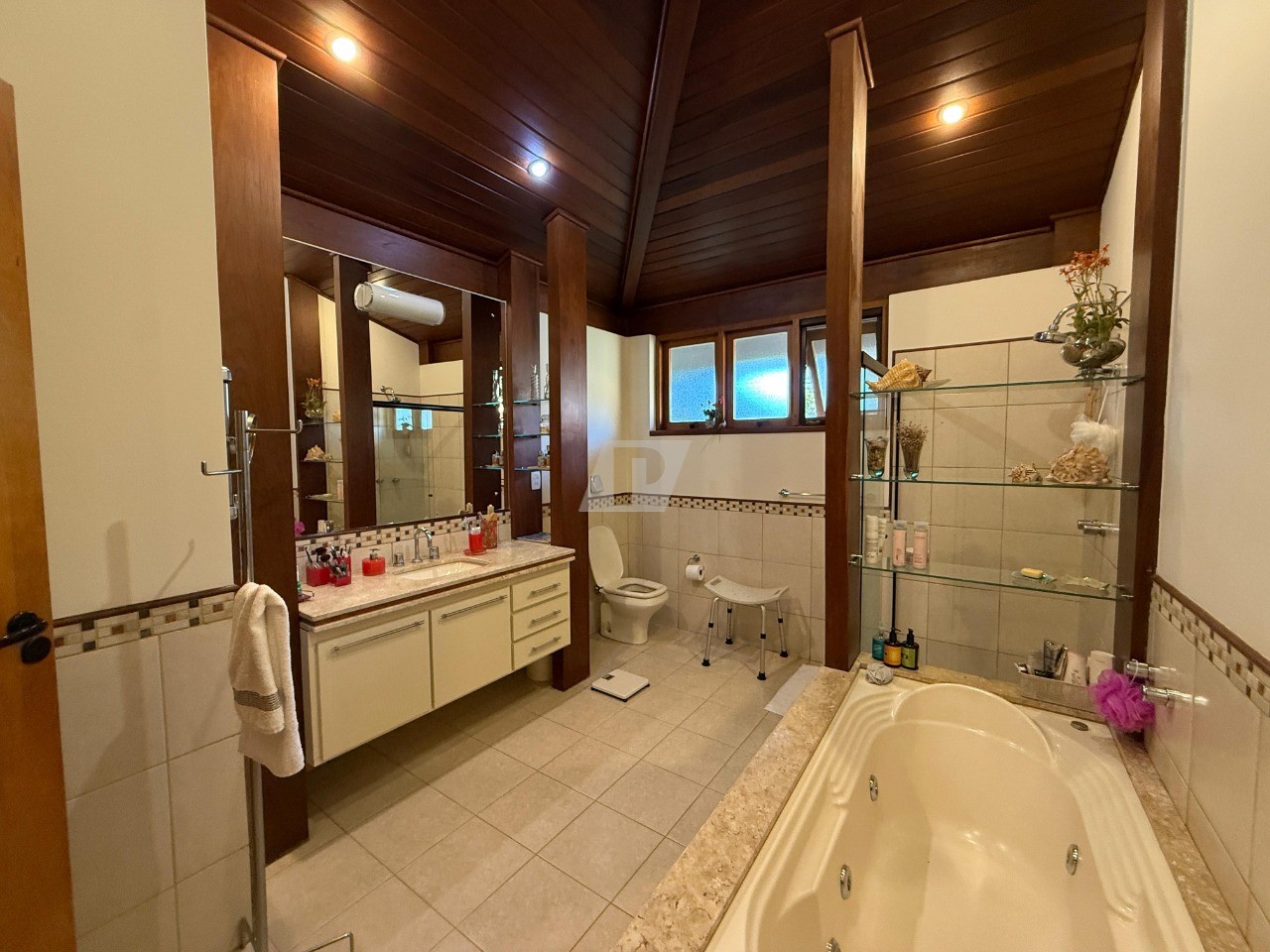 Fazenda à venda com 5 quartos, 490m² - Foto 40