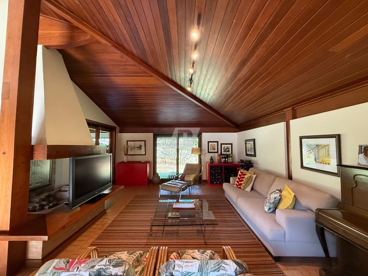 Fazenda à venda com 5 quartos, 490m² - Foto 4