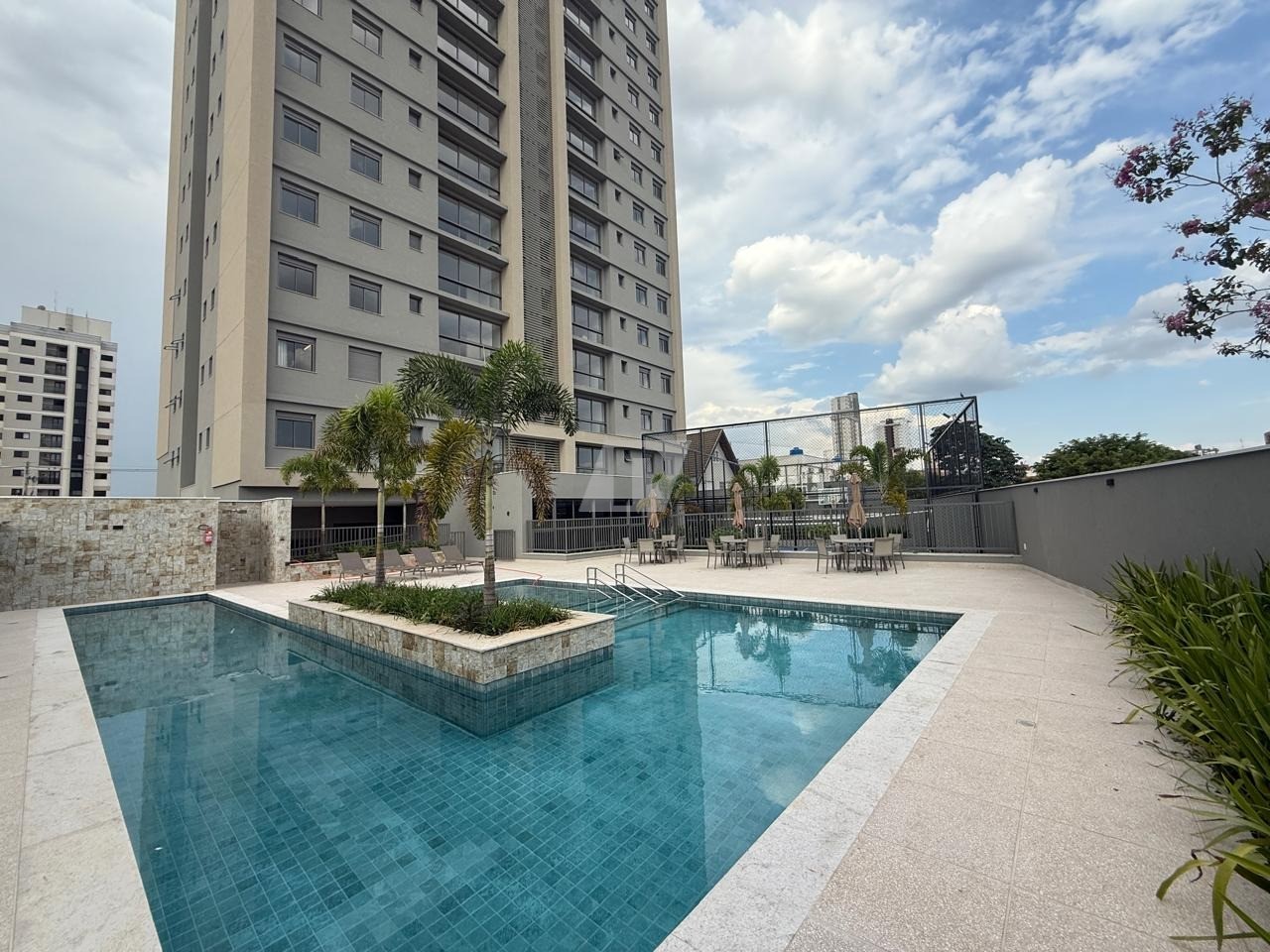 Apartamento à venda com 3 quartos, 111m² - Foto 1