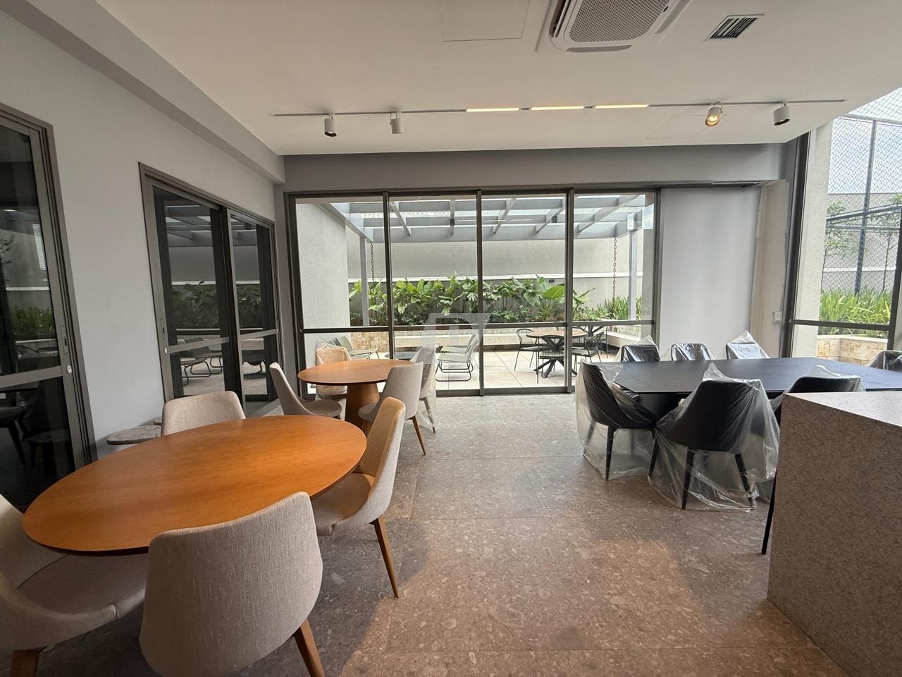 Apartamento à venda com 3 quartos, 111m² - Foto 3