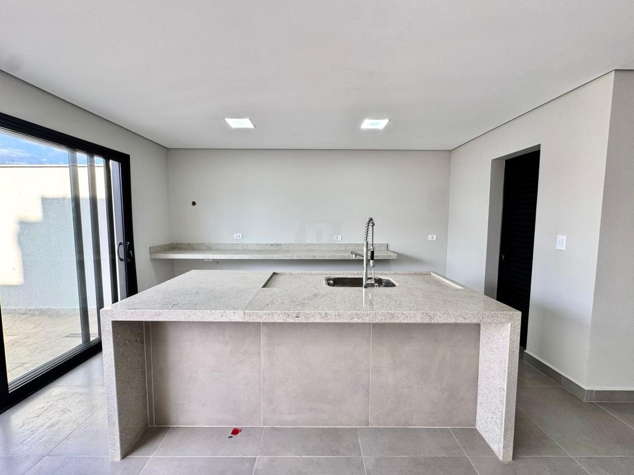Casa de Condomínio à venda com 3 quartos, 204m² - Foto 6