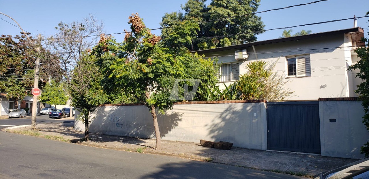 Prédio Inteiro à venda com 4 quartos, 330m² - Foto 1