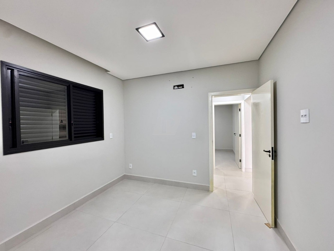 Casa de Condomínio à venda com 3 quartos, 250m² - Foto 13