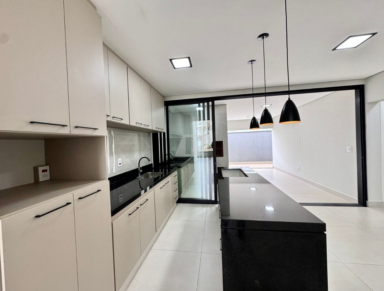 Casa de Condomínio à venda com 3 quartos, 250m² - Foto 5