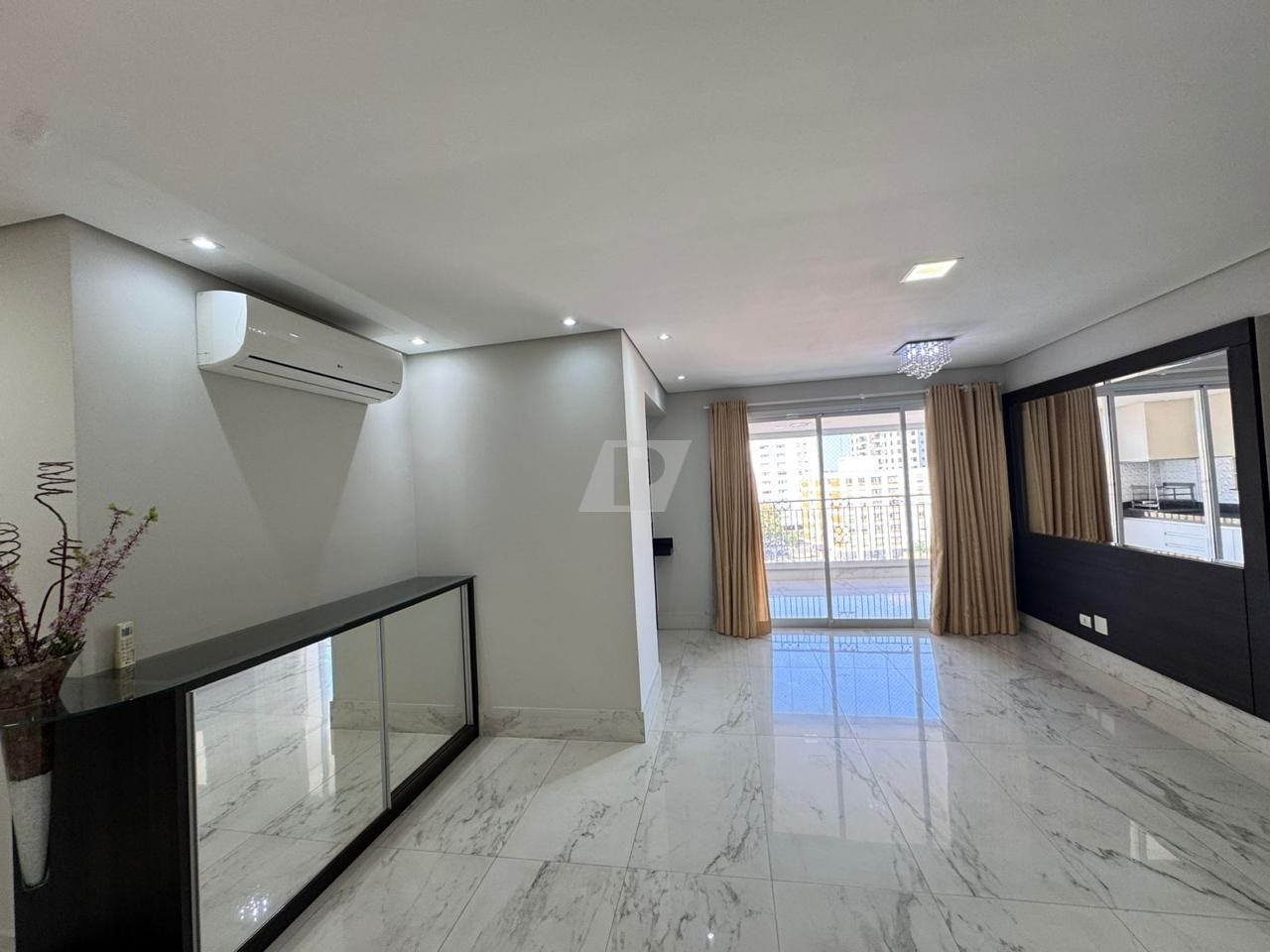 Apartamento à venda com 3 quartos, 131m² - Foto 4