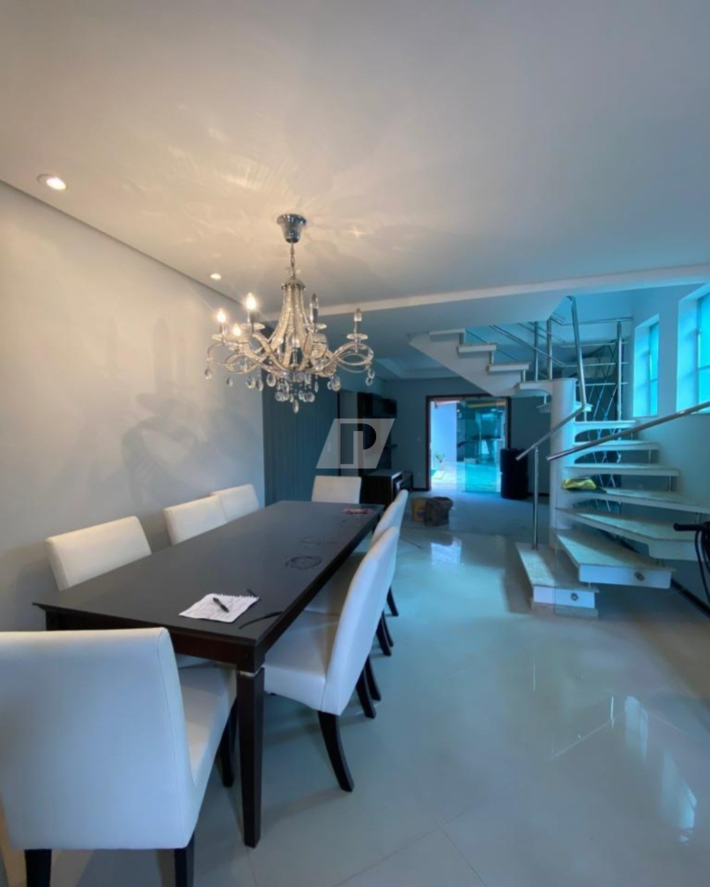Casa de Condomínio para alugar com 3 quartos, 190m² - Foto 2