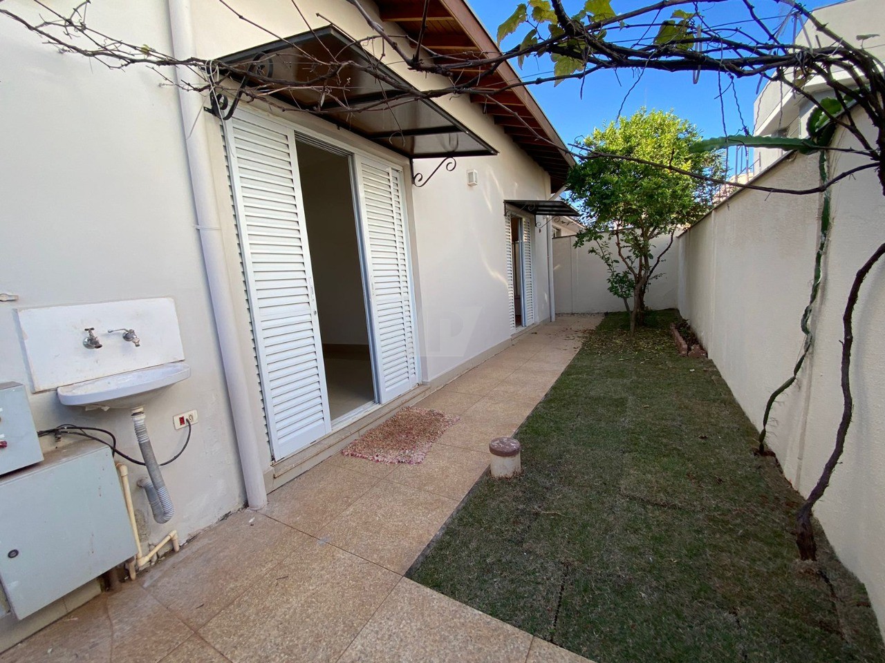 Casa de Condomínio para alugar com 3 quartos, 206m² - Foto 15