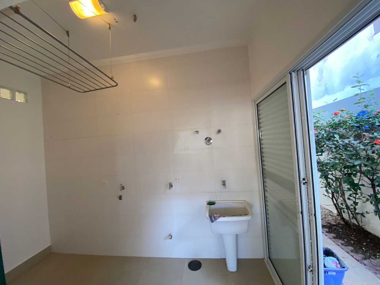Casa de Condomínio para alugar com 3 quartos, 206m² - Foto 30