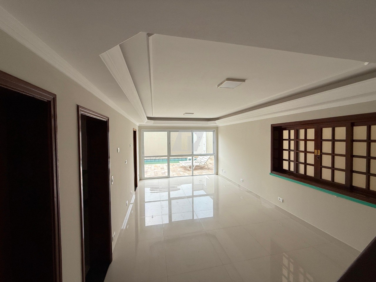 Casa de Condomínio à venda e aluguel com 3 quartos, 205m² - Foto 3