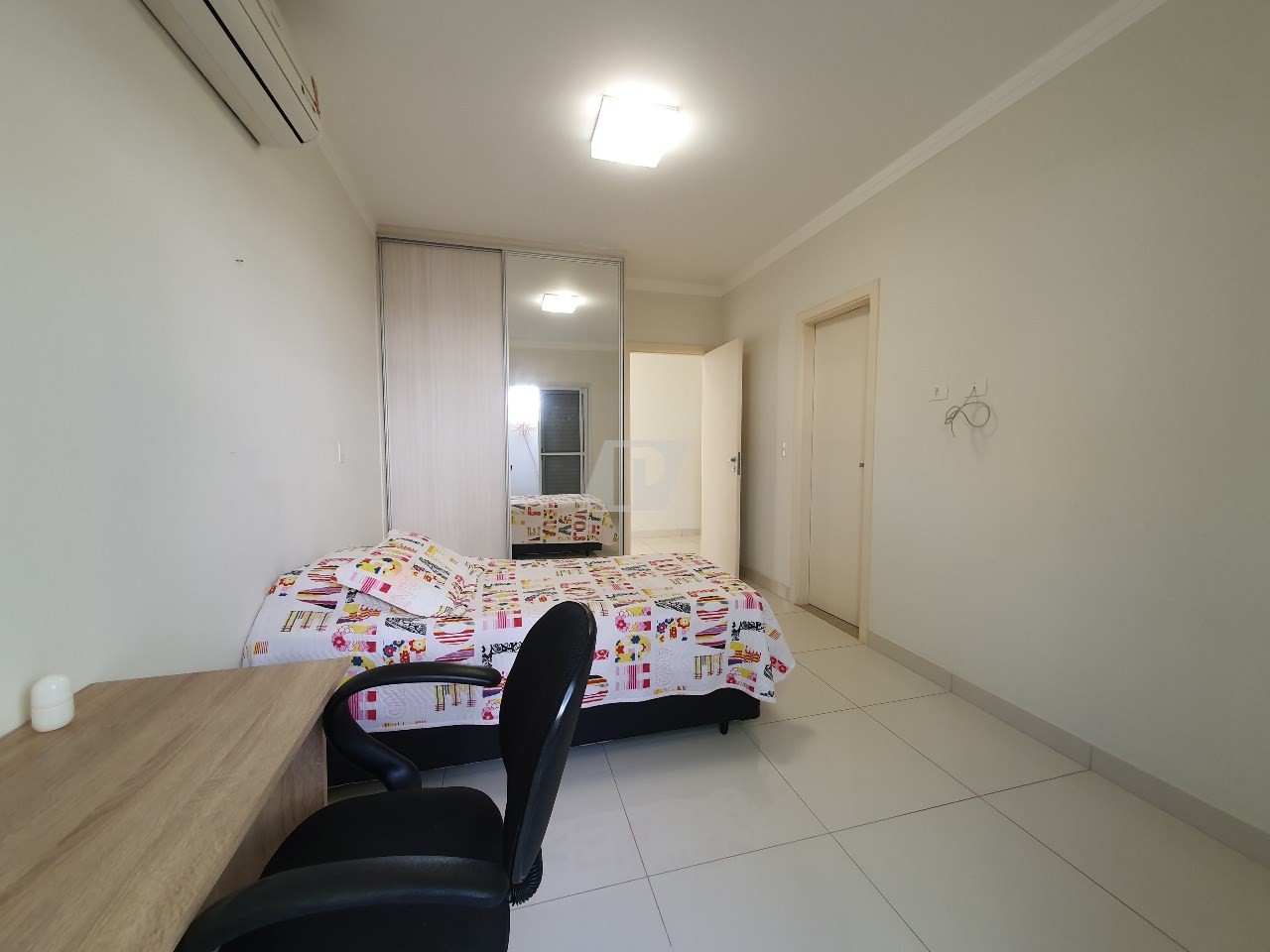 Casa de Condomínio à venda e aluguel com 5 quartos, 394m² - Foto 16