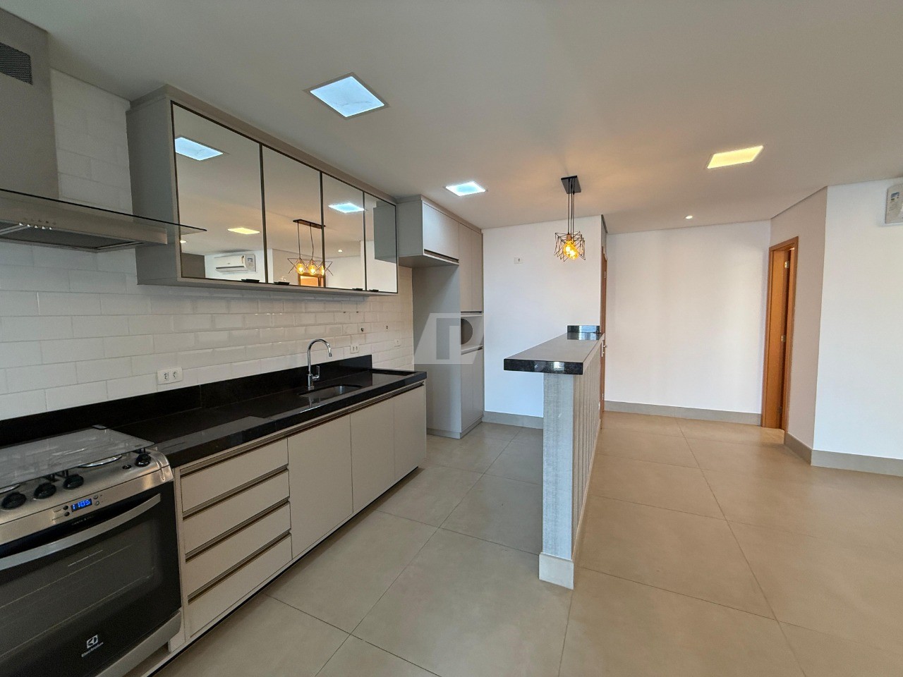 Apartamento para alugar com 3 quartos, 103m² - Foto 6