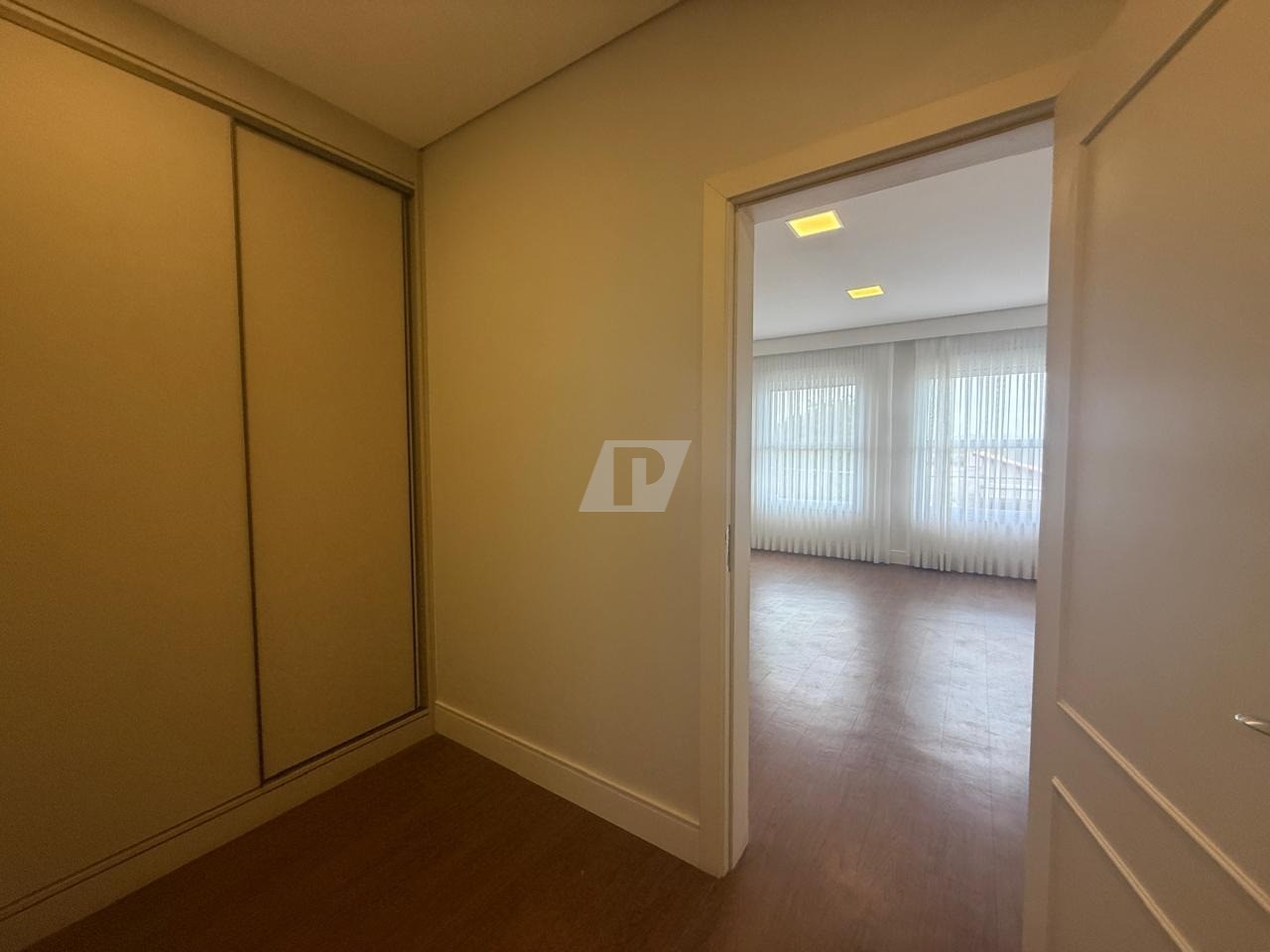 Casa de Condomínio à venda e aluguel com 3 quartos, 270m² - Foto 12