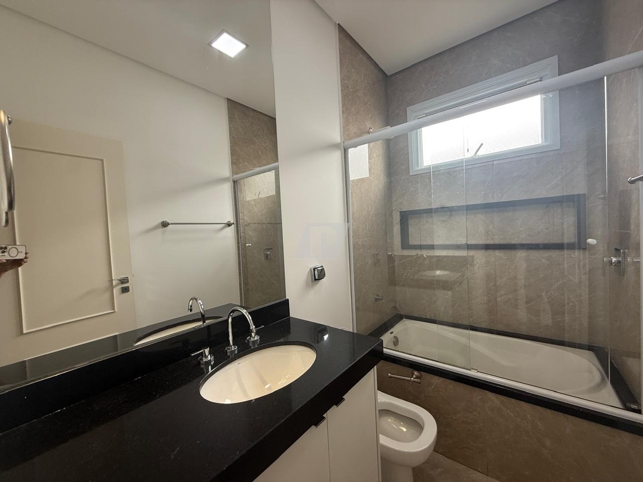 Casa de Condomínio à venda e aluguel com 3 quartos, 270m² - Foto 22