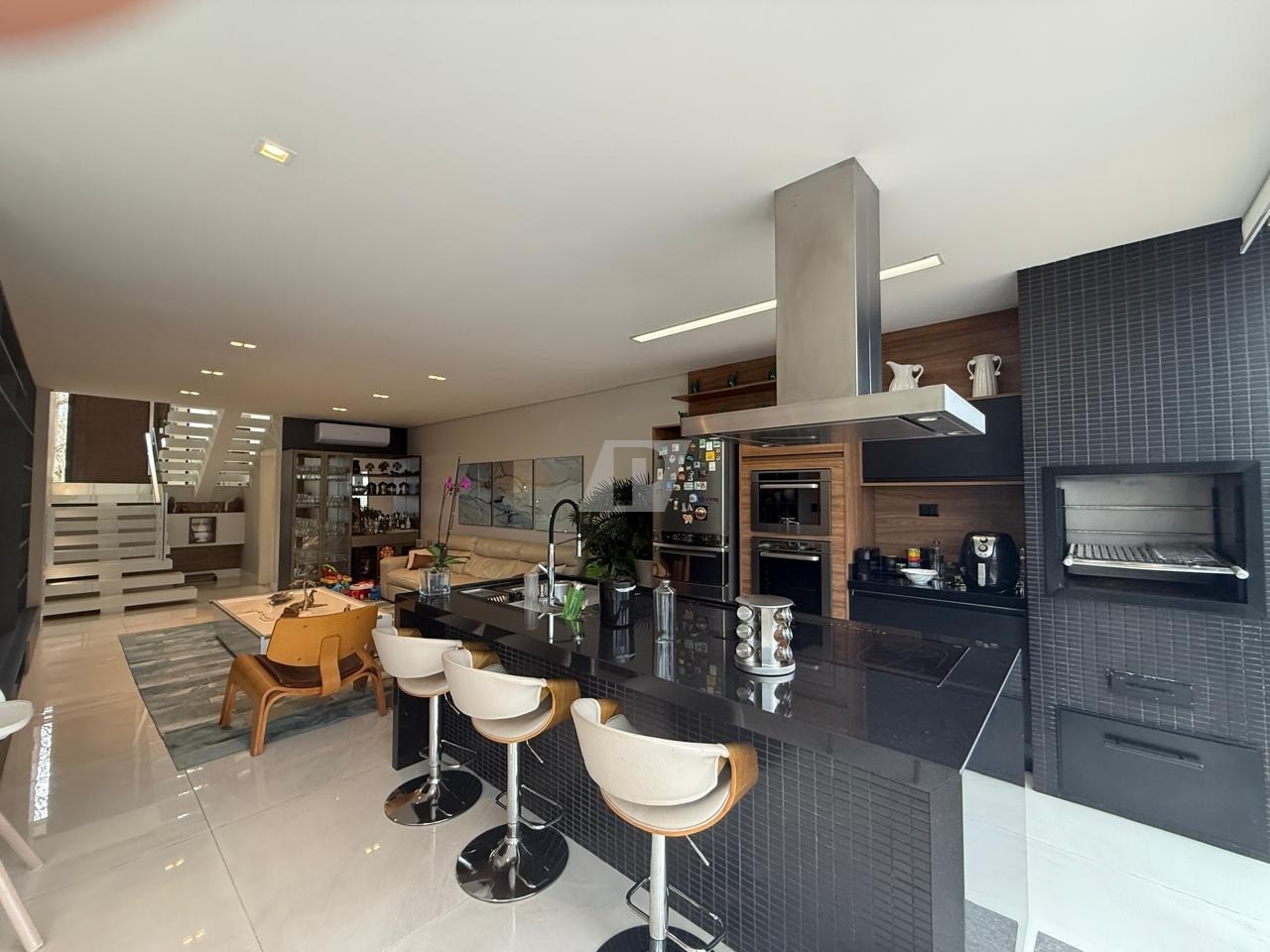 Casa de Condomínio à venda e aluguel com 4 quartos, 291m² - Foto 15