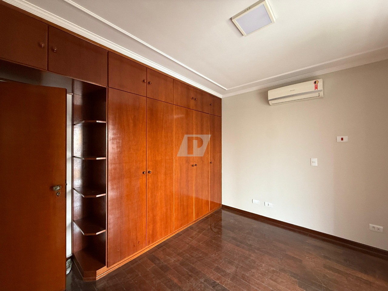 Casa de Condomínio à venda e aluguel com 3 quartos, 205m² - Foto 11