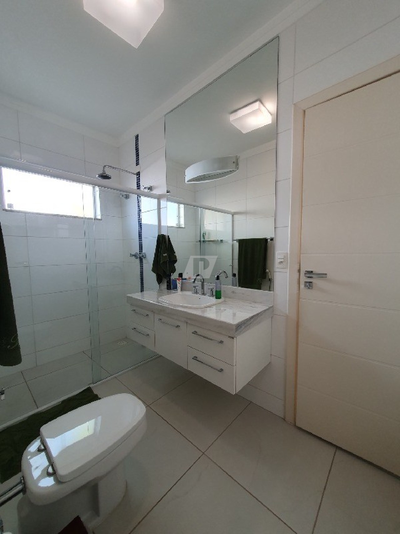Casa de Condomínio à venda e aluguel com 5 quartos, 394m² - Foto 17
