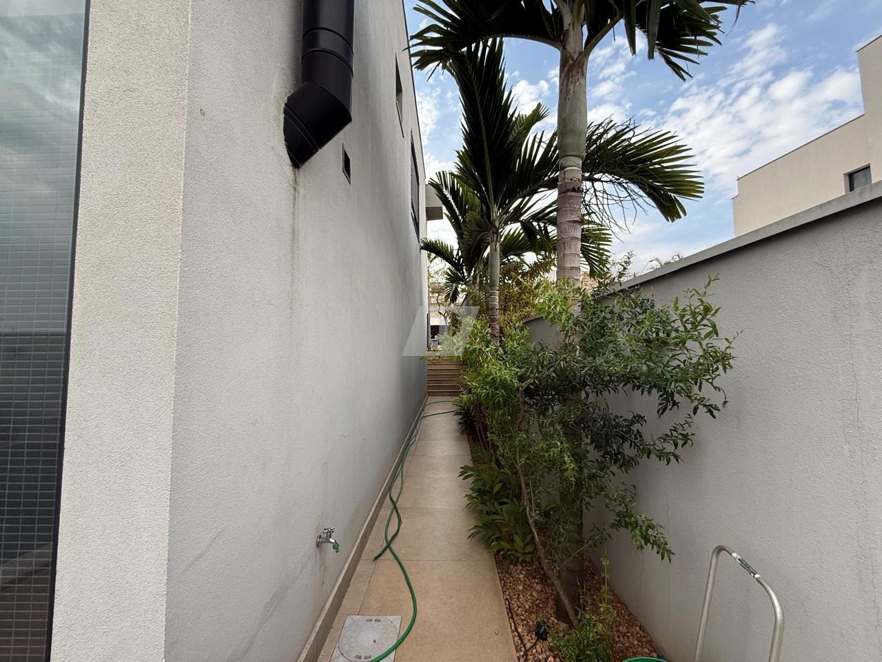 Casa de Condomínio à venda e aluguel com 4 quartos, 291m² - Foto 37
