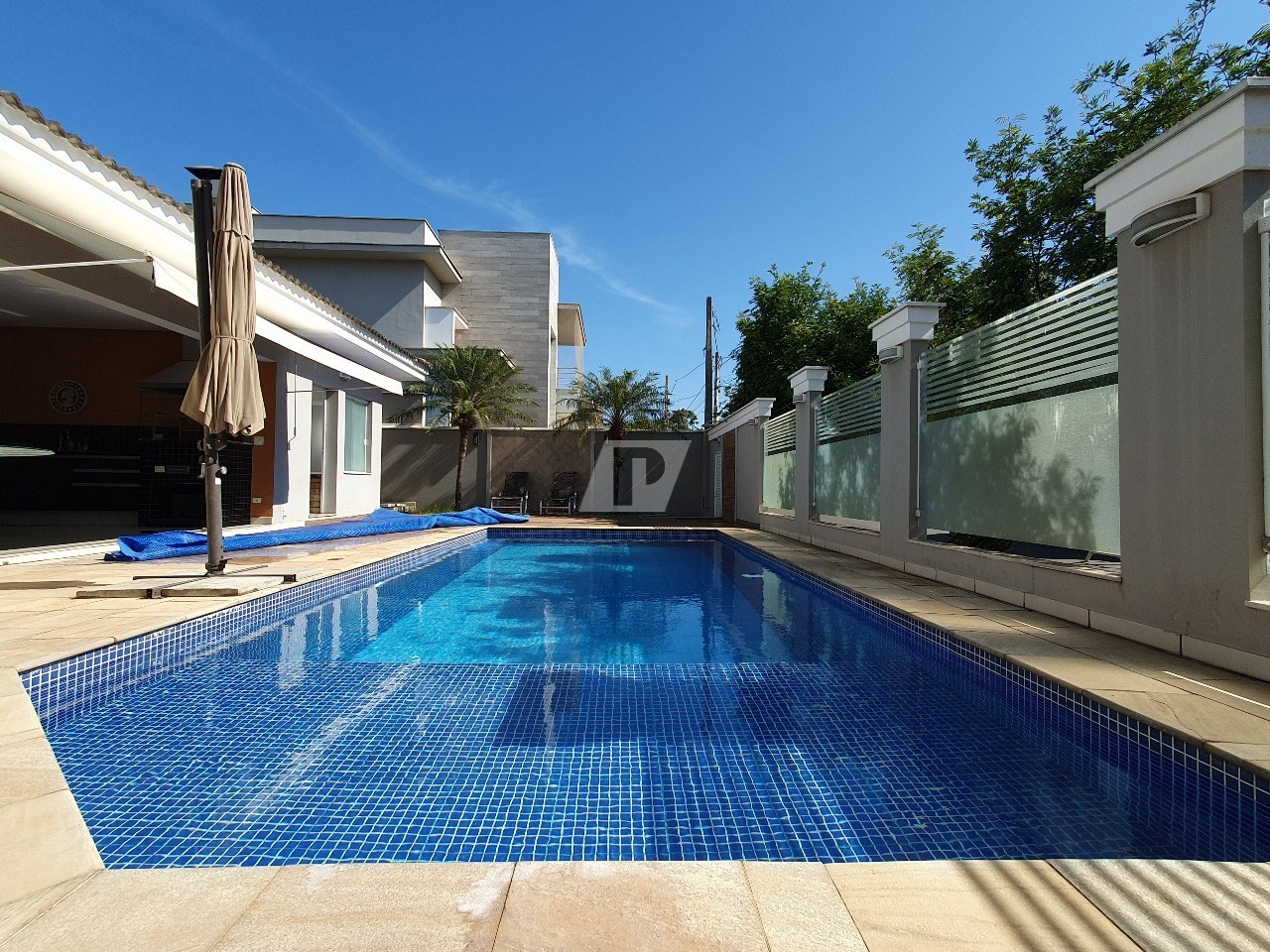 Casa de Condomínio à venda e aluguel com 5 quartos, 394m² - Foto 10