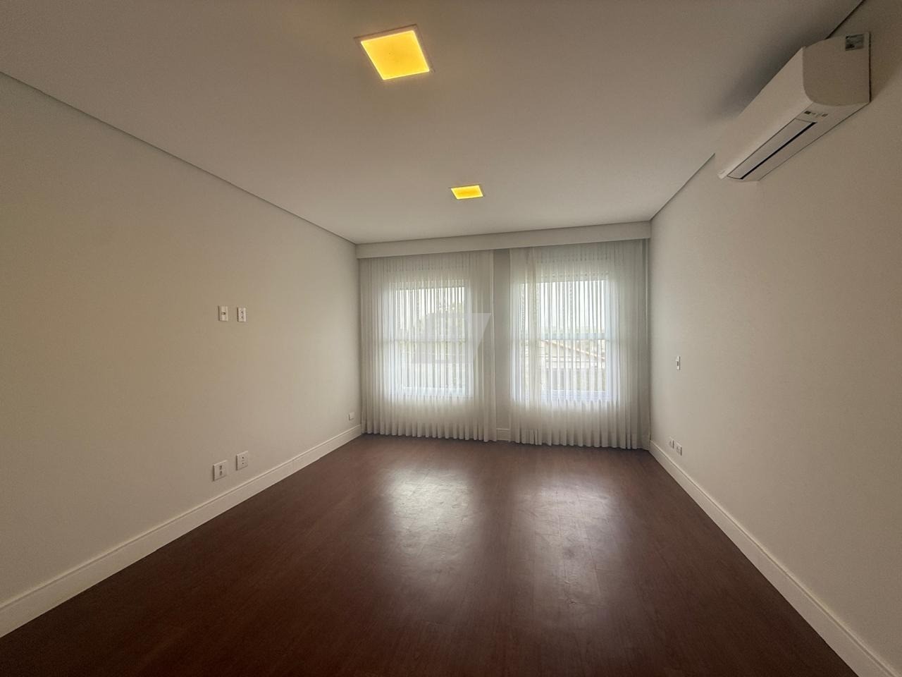 Casa de Condomínio à venda e aluguel com 3 quartos, 270m² - Foto 11
