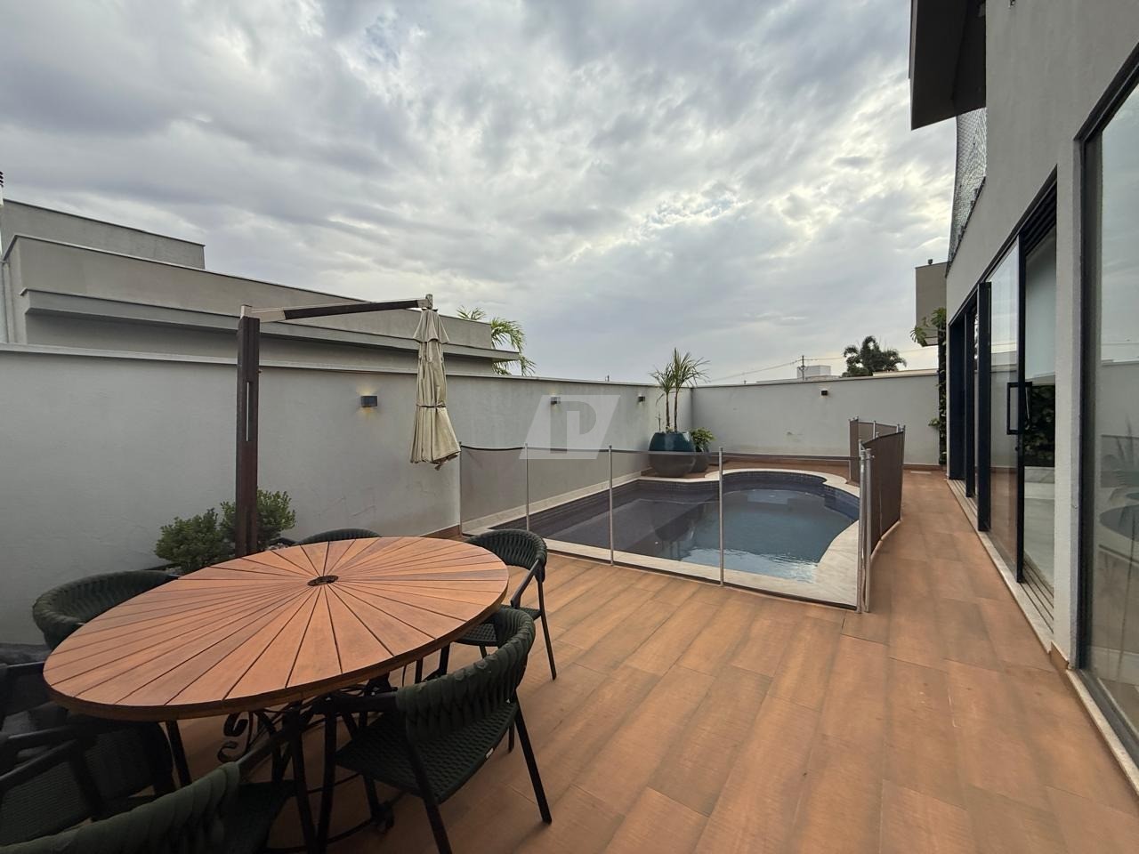 Casa de Condomínio à venda e aluguel com 4 quartos, 291m² - Foto 13