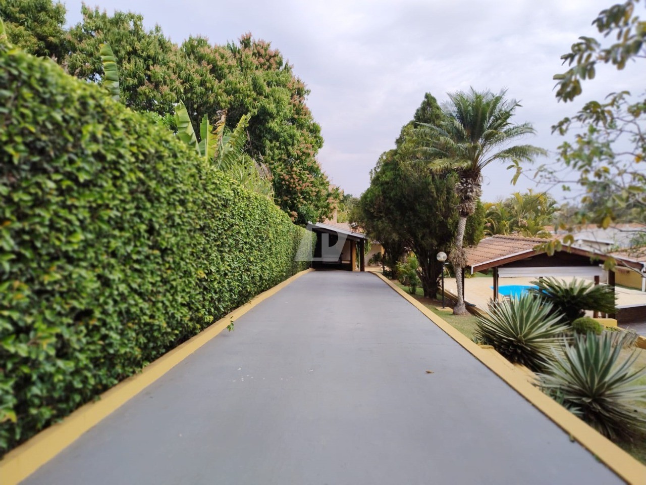 Casa de Condomínio à venda com 3 quartos, 1155m² - Foto 1