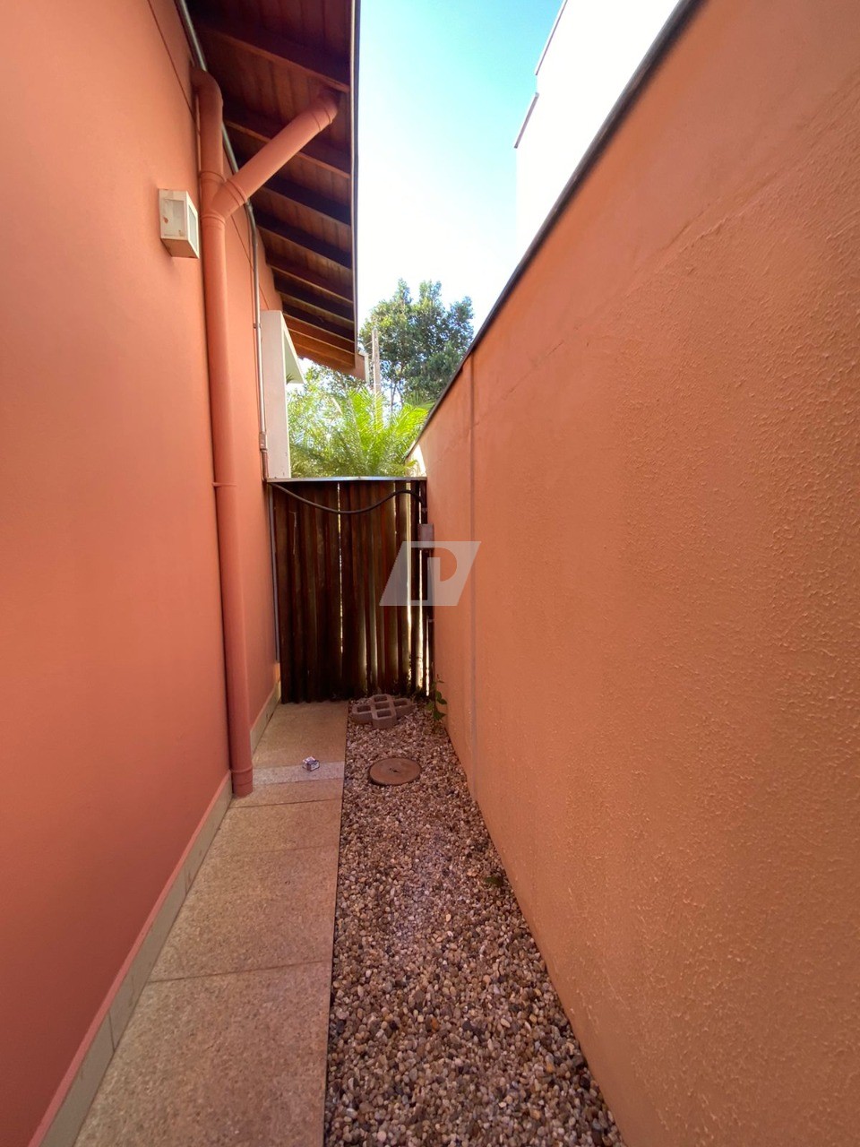 Casa de Condomínio para alugar com 3 quartos, 206m² - Foto 12