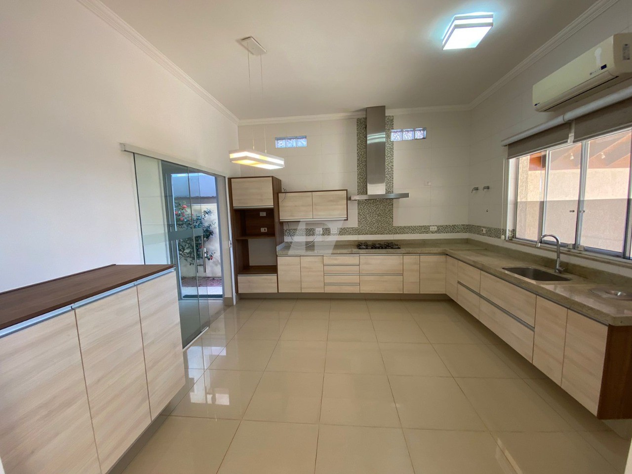 Casa de Condomínio para alugar com 3 quartos, 206m² - Foto 9