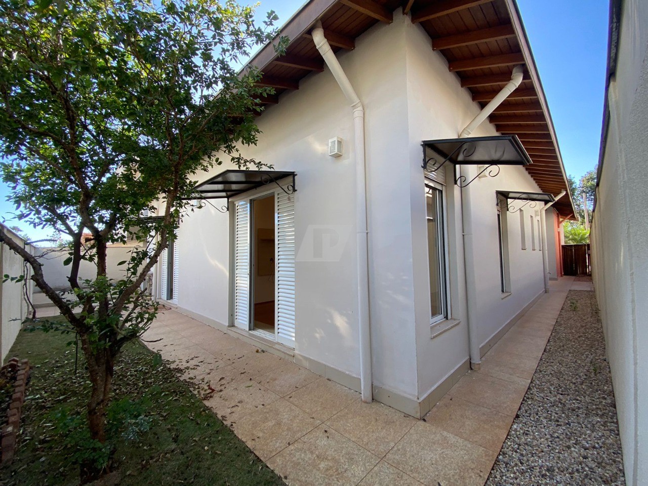 Casa de Condomínio para alugar com 3 quartos, 206m² - Foto 14