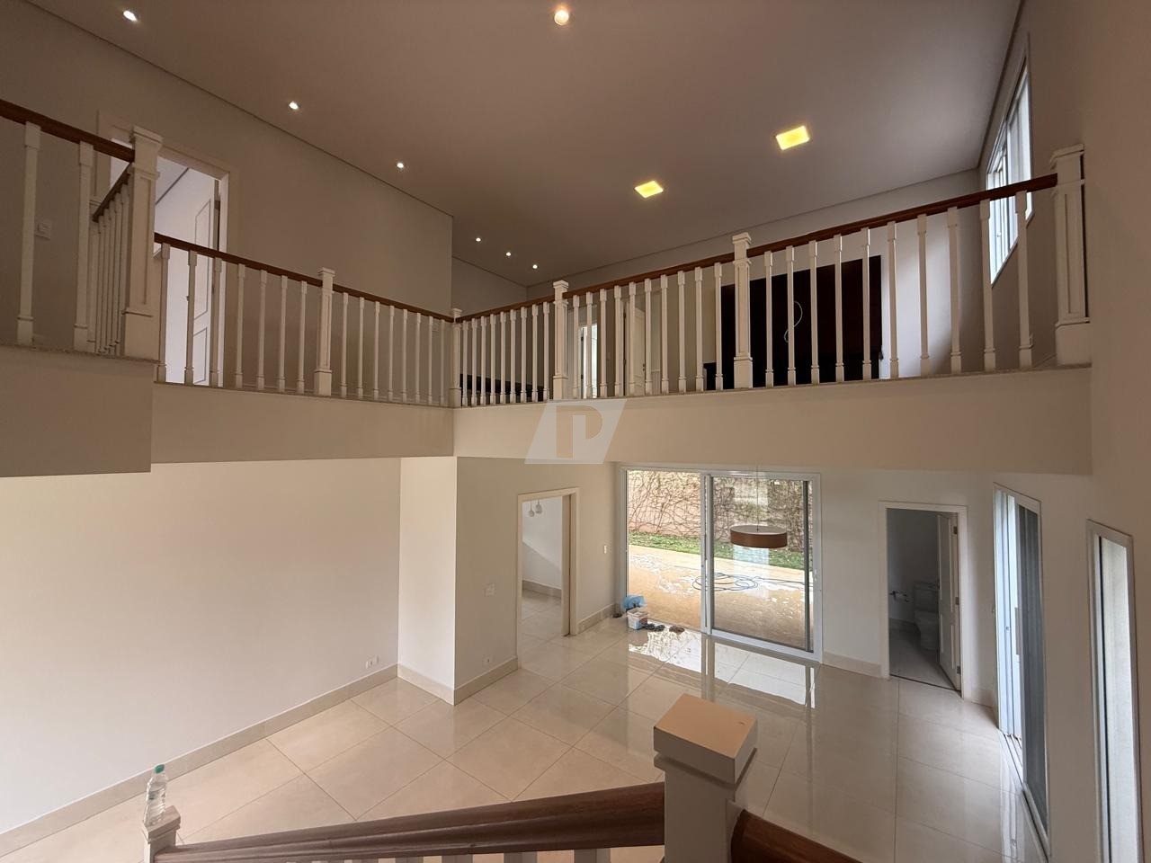 Casa de Condomínio à venda e aluguel com 3 quartos, 270m² - Foto 3