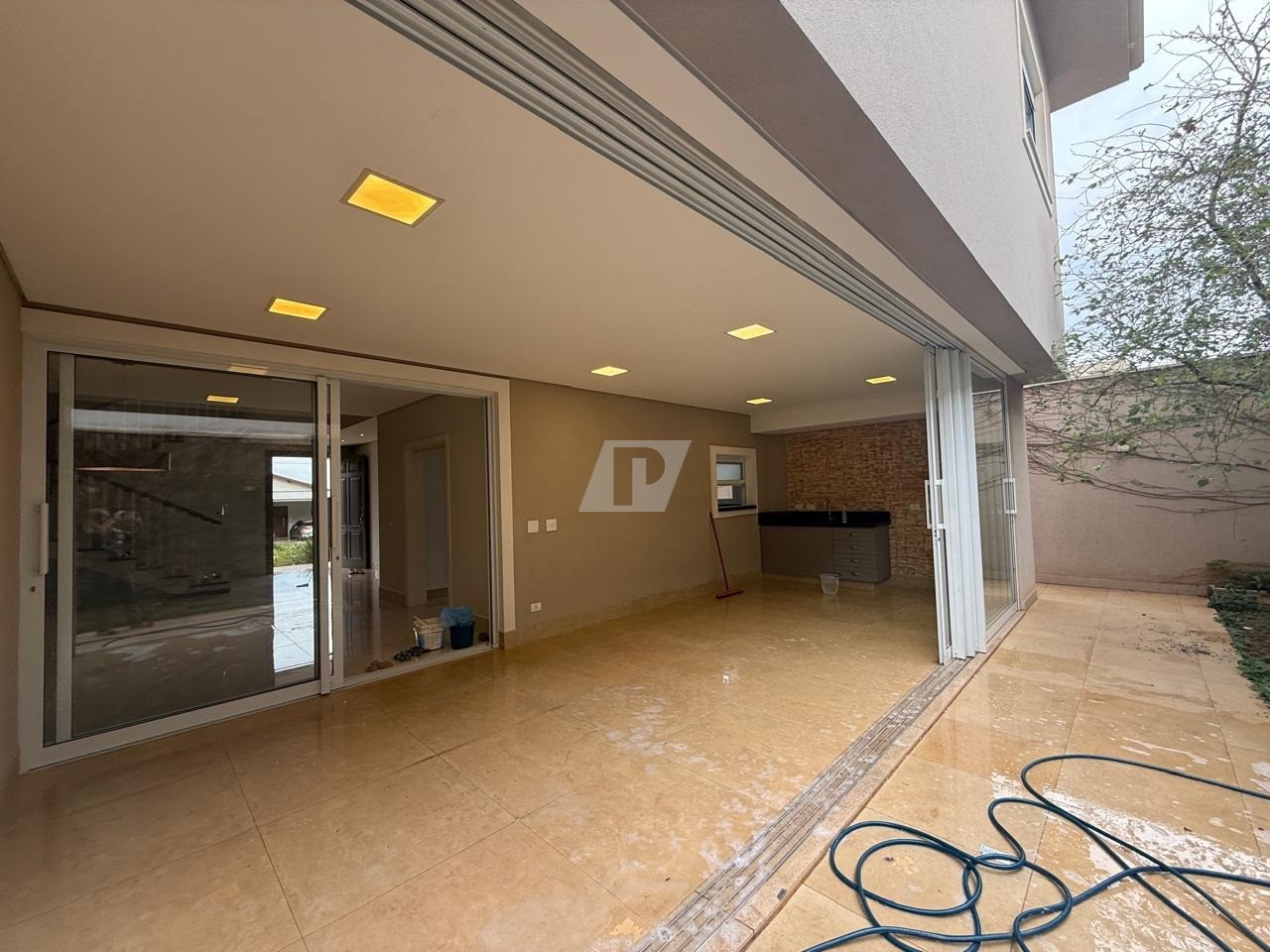 Casa de Condomínio à venda e aluguel com 3 quartos, 270m² - Foto 26