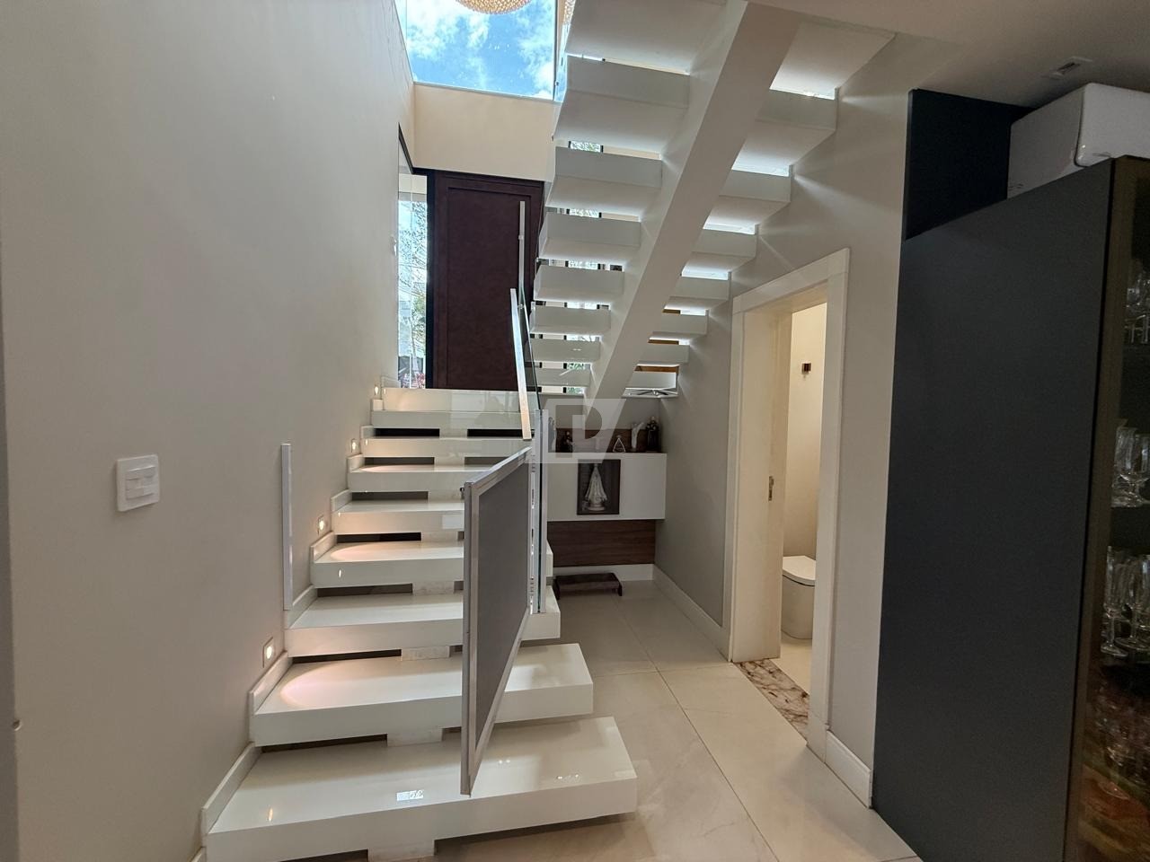 Casa de Condomínio à venda e aluguel com 4 quartos, 291m² - Foto 48