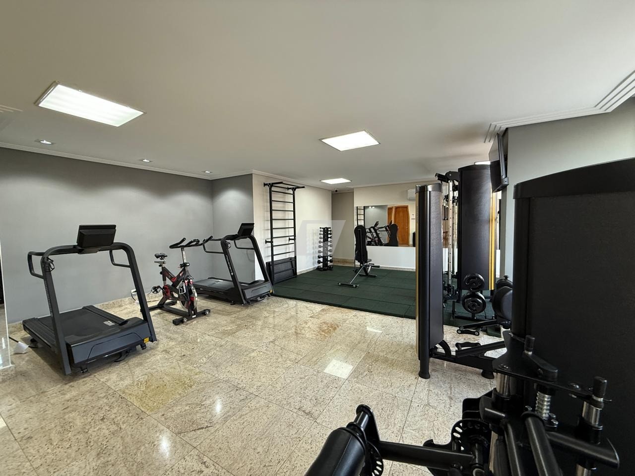 Apartamento para alugar com 3 quartos, 97m² - Foto 17