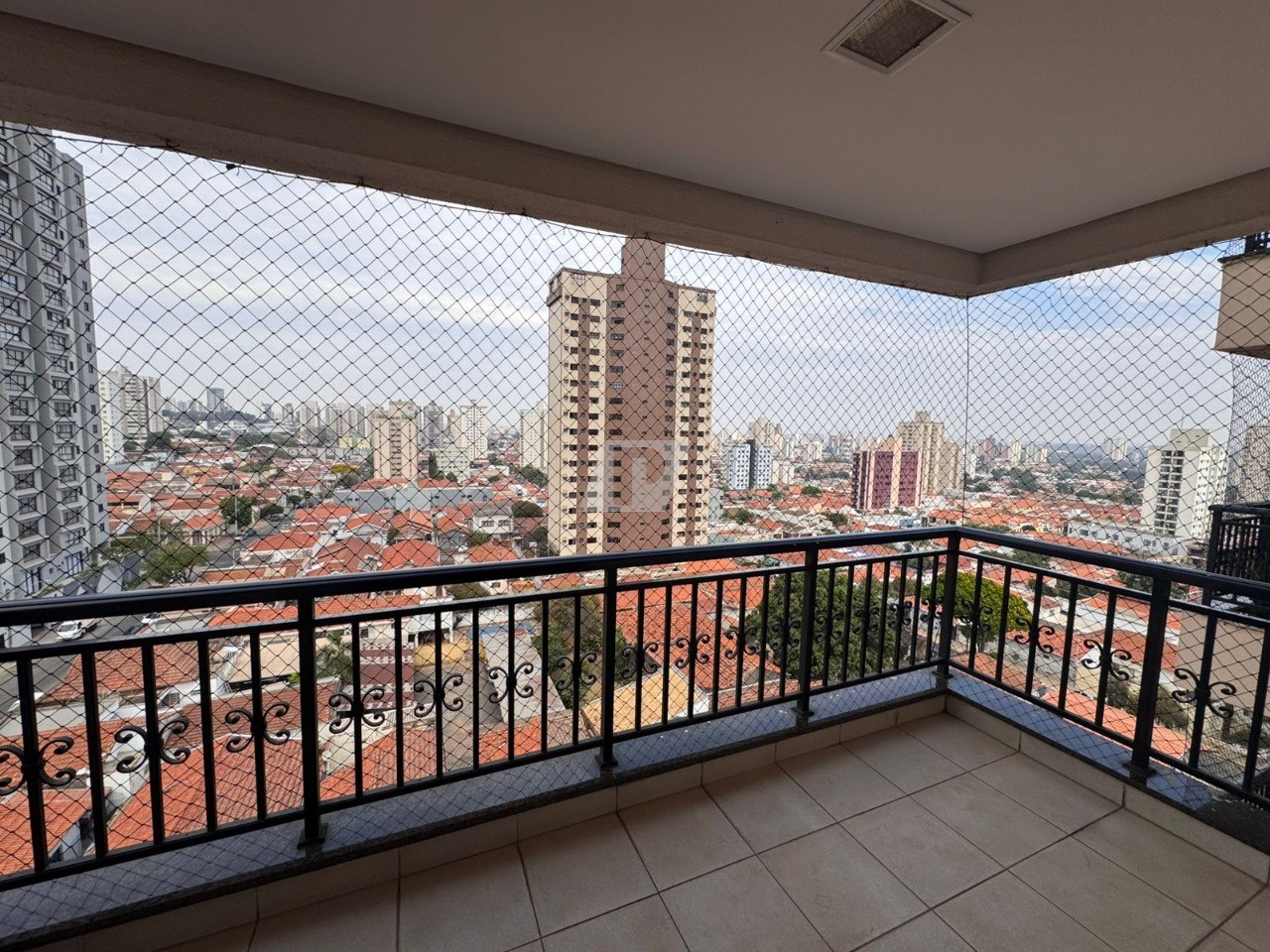Apartamento para alugar com 3 quartos, 97m² - Foto 13