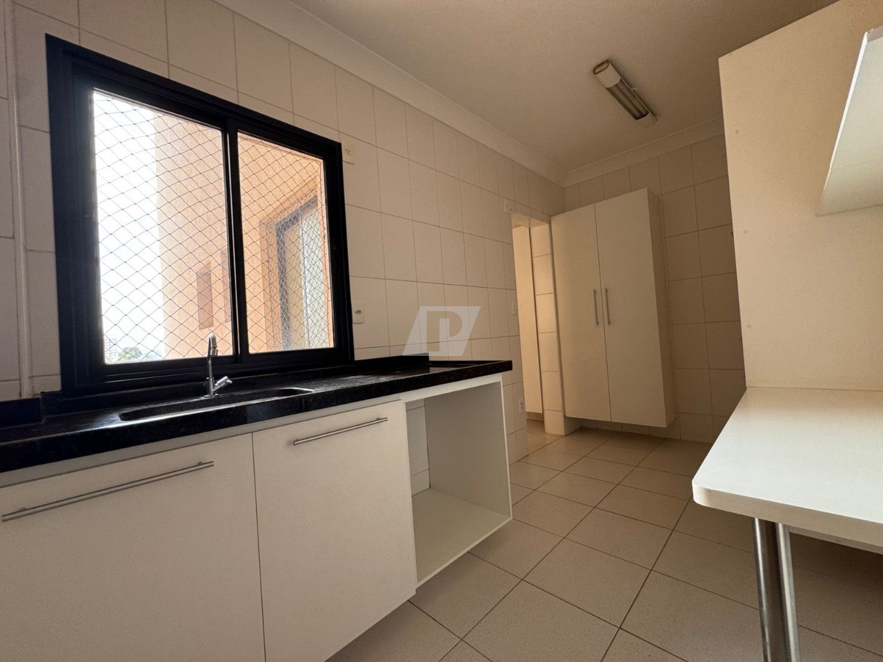 Apartamento para alugar com 3 quartos, 97m² - Foto 3