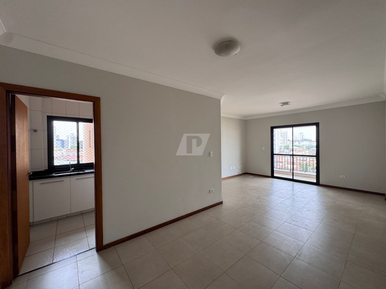 Apartamento para alugar com 3 quartos, 97m² - Foto 2