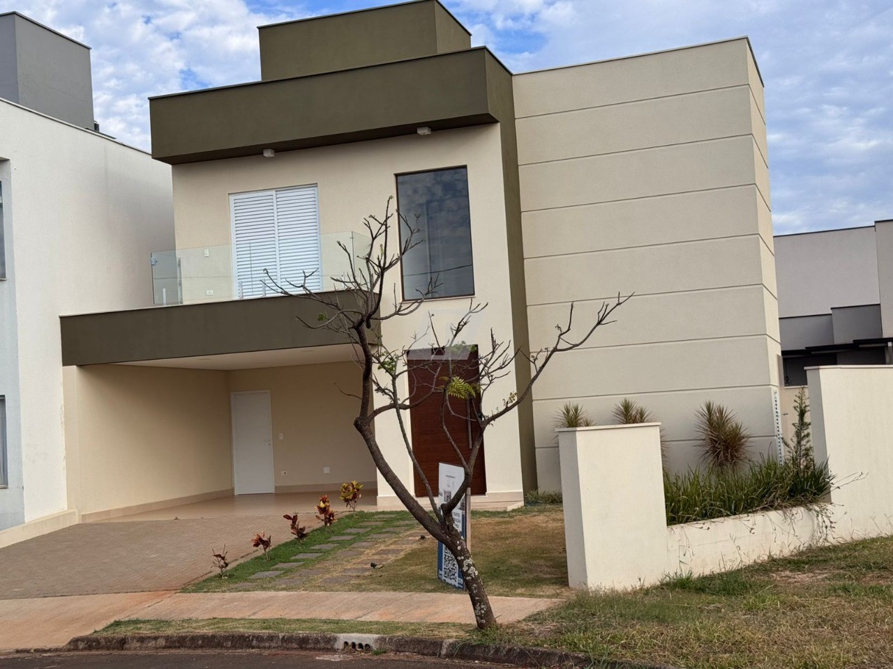 Casa de Condomínio à venda com 3 quartos, 166m² - Foto 1