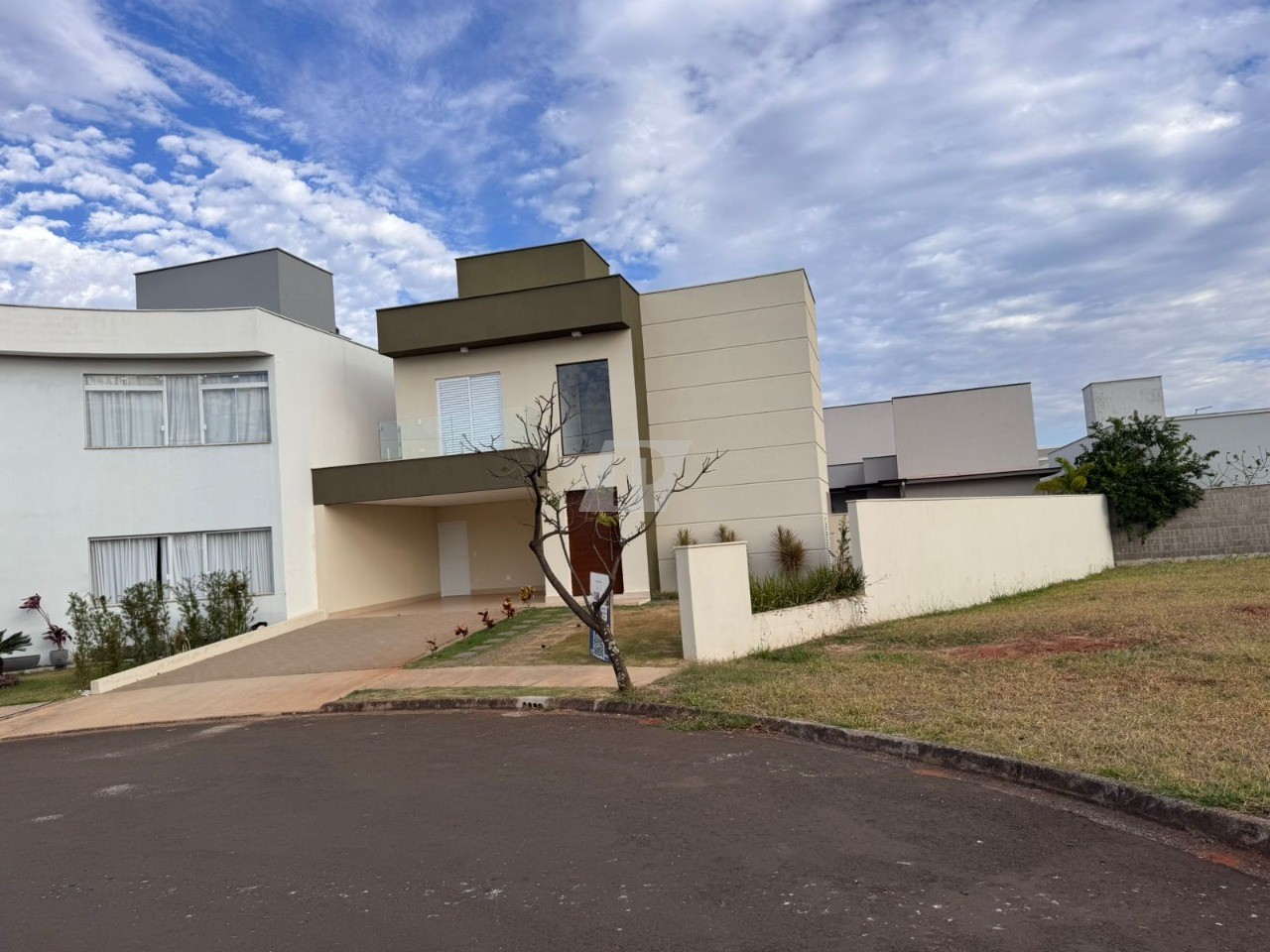 Casa de Condomínio à venda com 3 quartos, 166m² - Foto 2