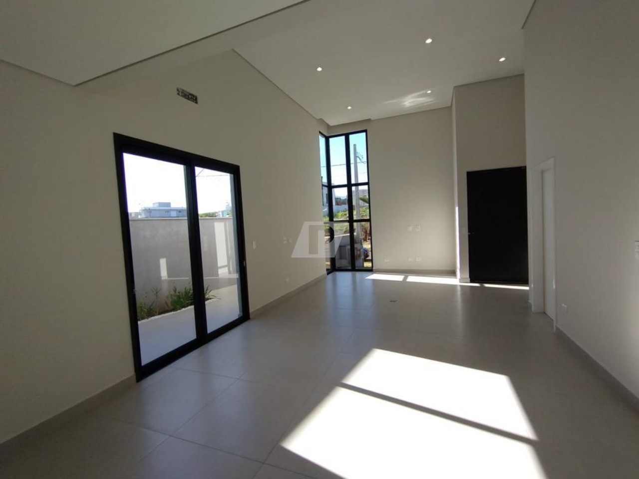 Casa de Condomínio à venda e aluguel com 3 quartos, 376m² - Foto 4